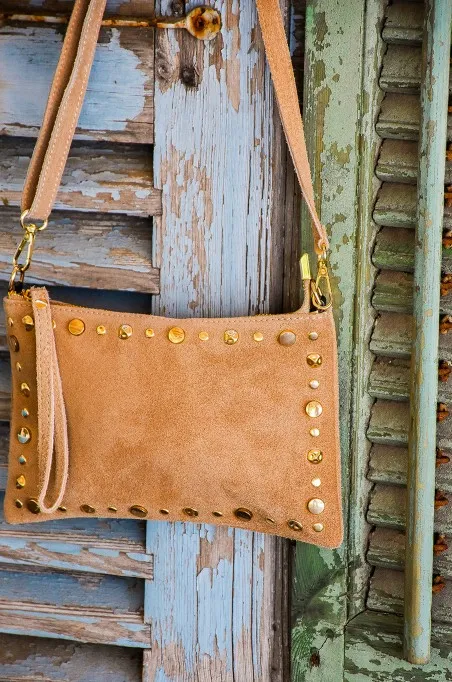 evelyn ashley CLOUTE CAMEL POCHETTE