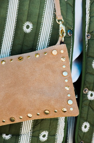 Pochette Clous Taupe LINA