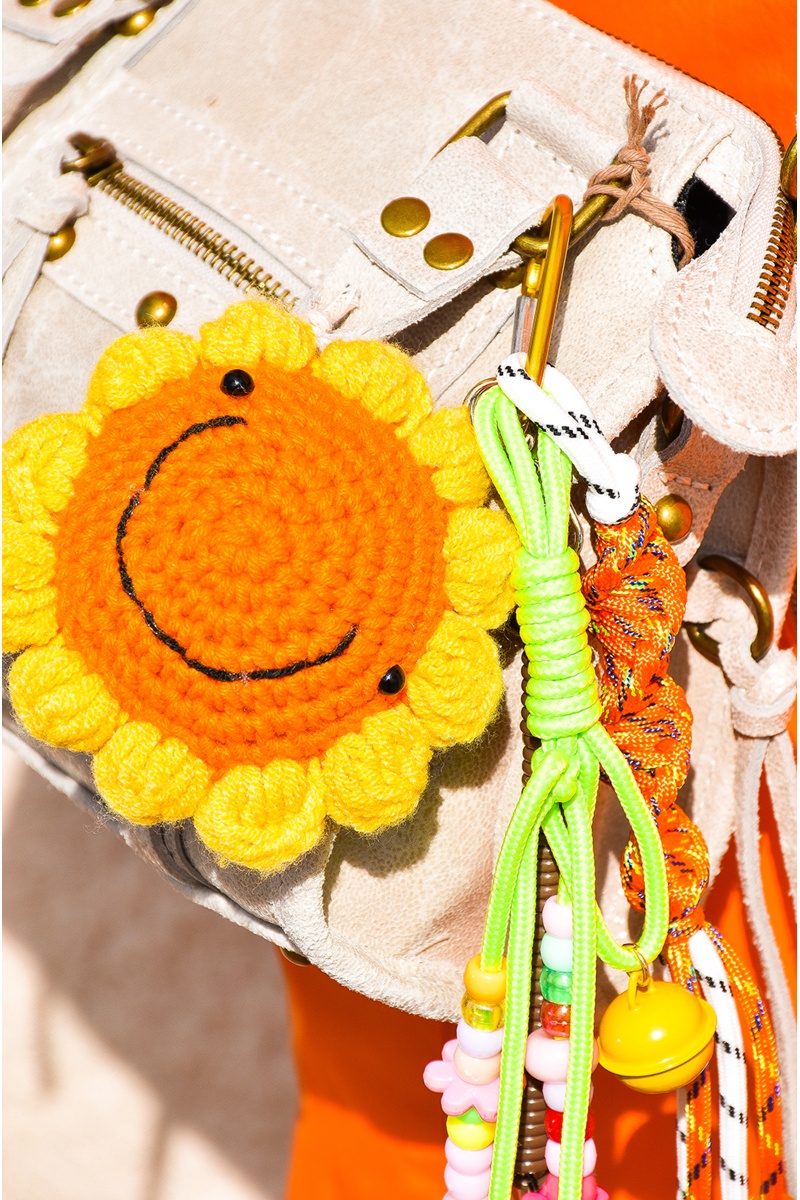 lolo et yaya FLEURS JAUNE DIVERS 2