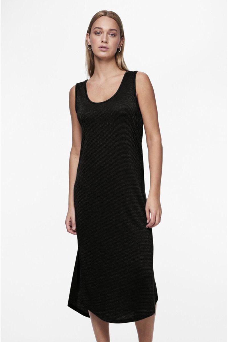 PIECES  BLACK ROBES COURTES