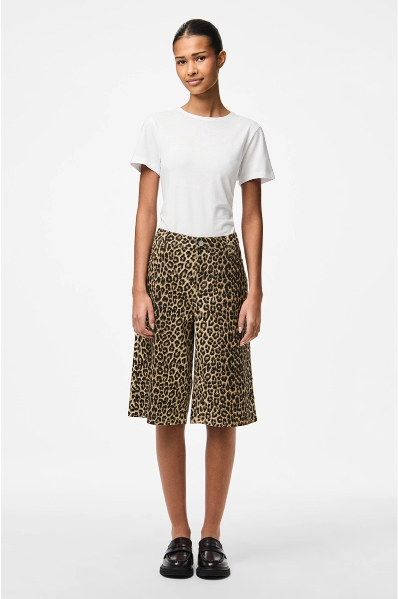 PIECES WHITE PEPPER SHORTS