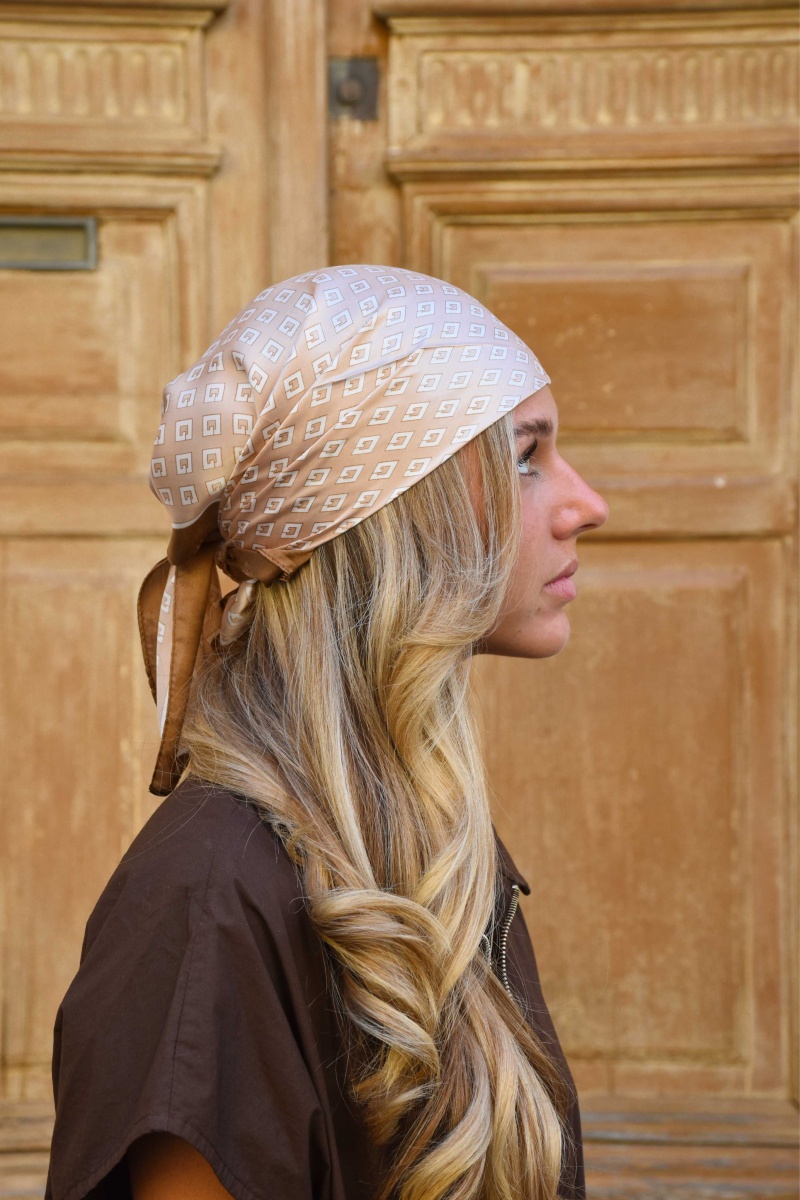 TANG TAMMY MARRON BEIGE FOULARD
