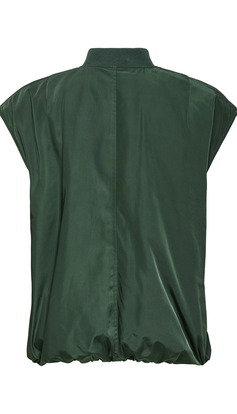 PINE NEEDIE GILETS