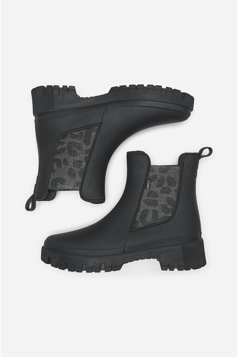 BLACK BOTTES