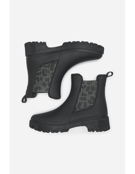 BLACK BOTTES