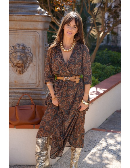 il in april 1986 sas idk IMPRI MARRON ROBES FEMME