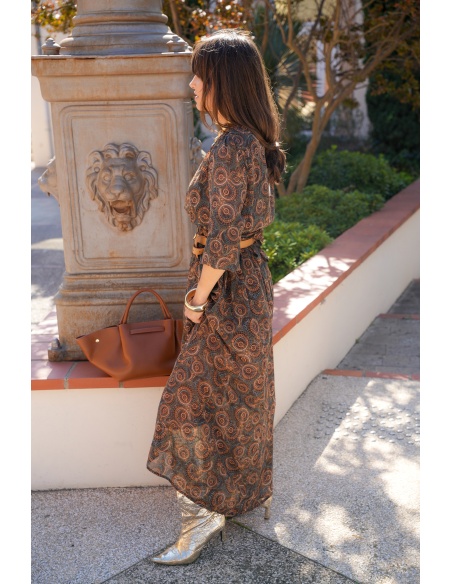 il in april 1986 sas idk IMPRI MARRON ROBES FEMME