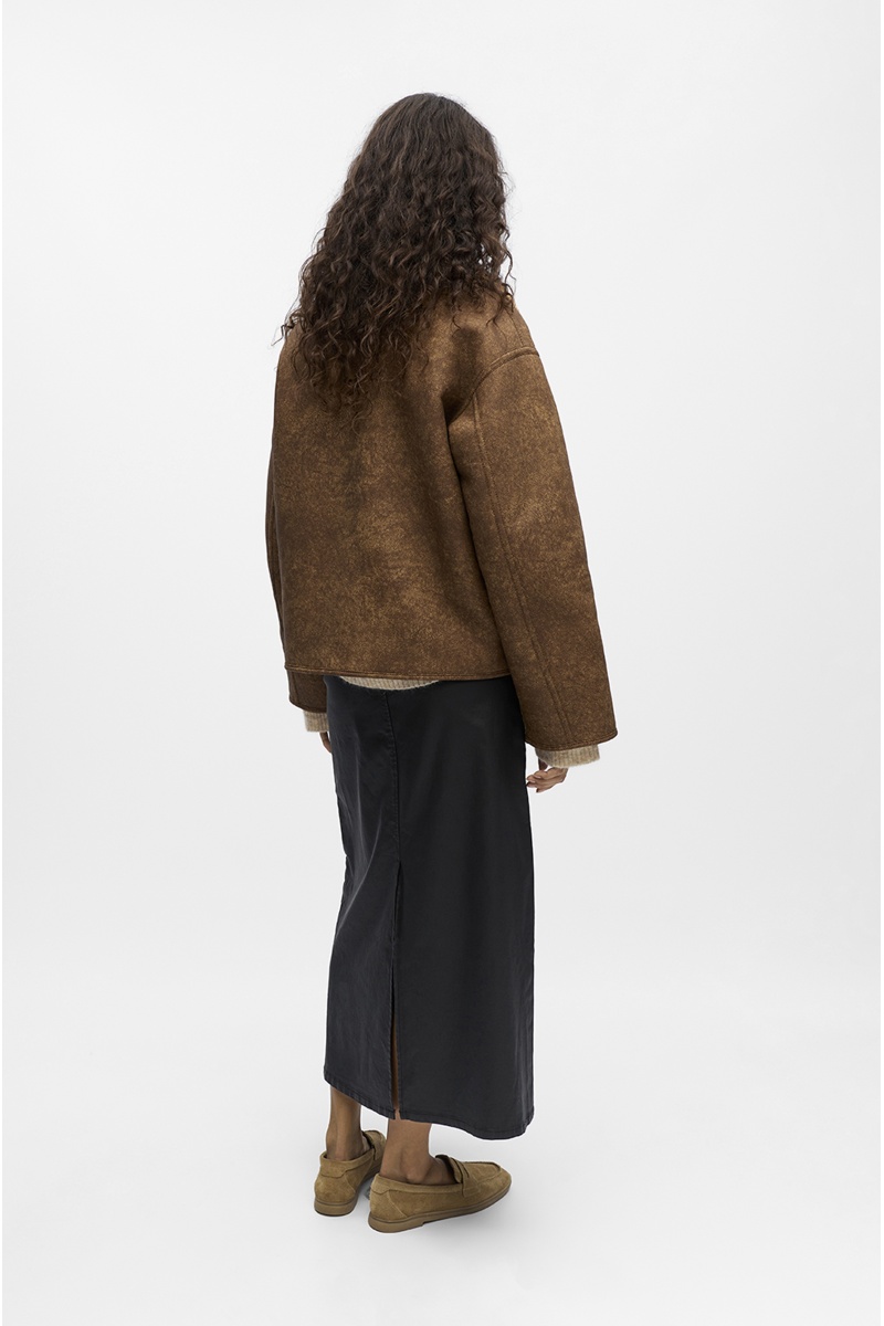 Object Collectors Item  TANNIN VESTES 2