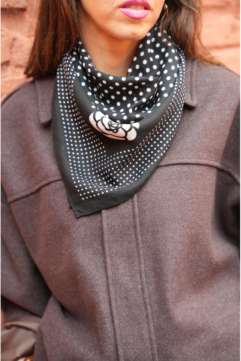 TANG TAMMY FLEURS NOIR FOULARD 2