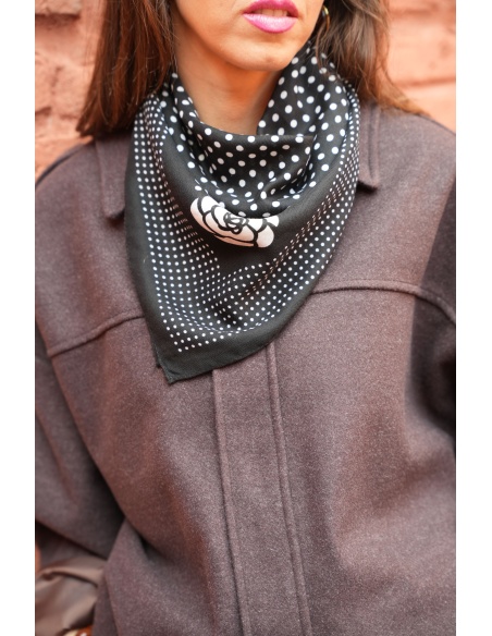 TANG TAMMY FLEURS NOIR FOULARD