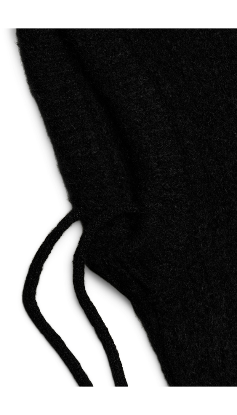 PIECES  BLACK CHAPEAUX