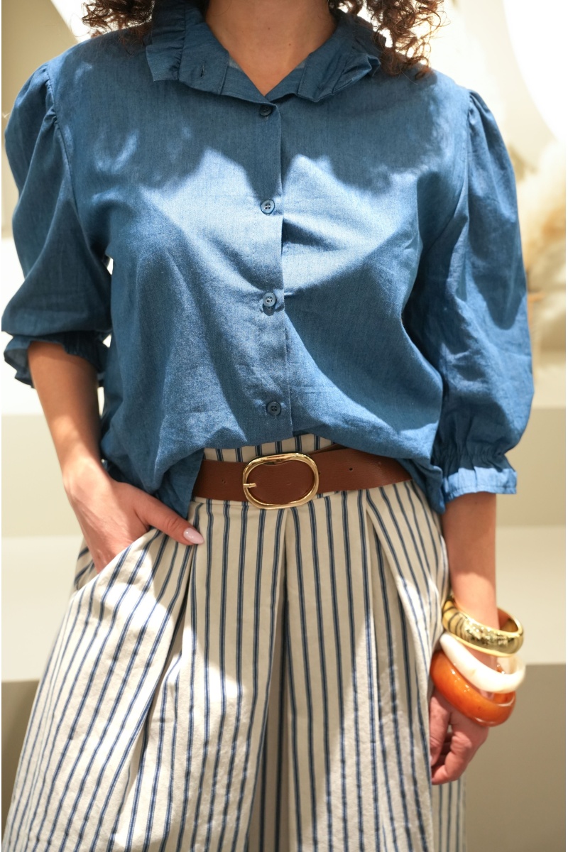 Chemisier femme bleu jean fluide LINDIE – col à volants et coupe droite 2