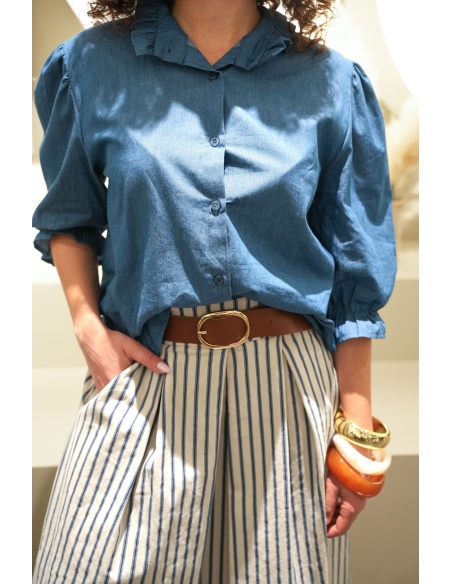Chemisier femme bleu jean fluide LINDIE – col à volants et coupe droite