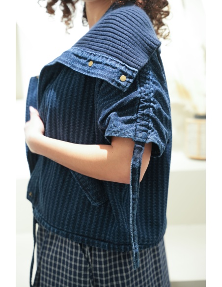 Veste femme marine texturée ORYN – coupe courte oversize sans manches