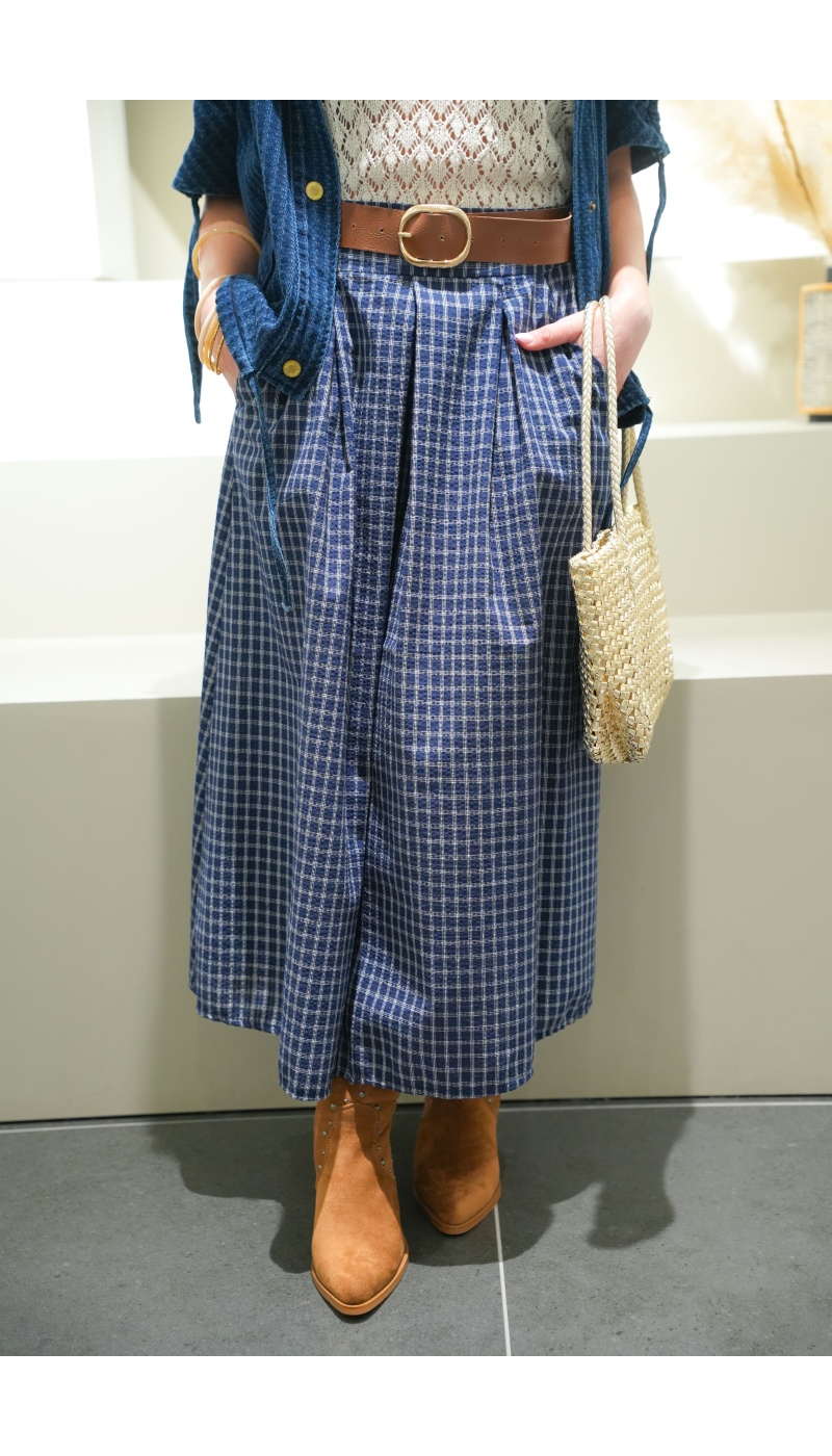 Jupe longue femme à carreaux marine MAYA – coupe évasée avec ceinture