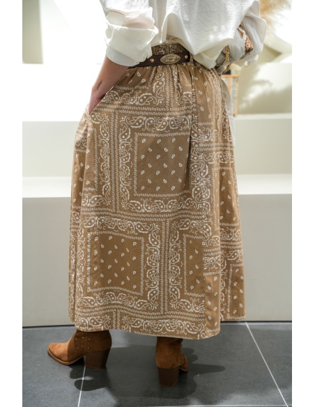 Jupe longue évasée femme OMAHA – motif bandana beige, coupe confortable