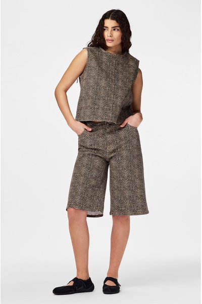 PIECES  RAWHID SHORTS