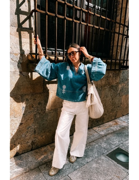 Haut Jean Brodé ISIS Noho - 4 | Accueil