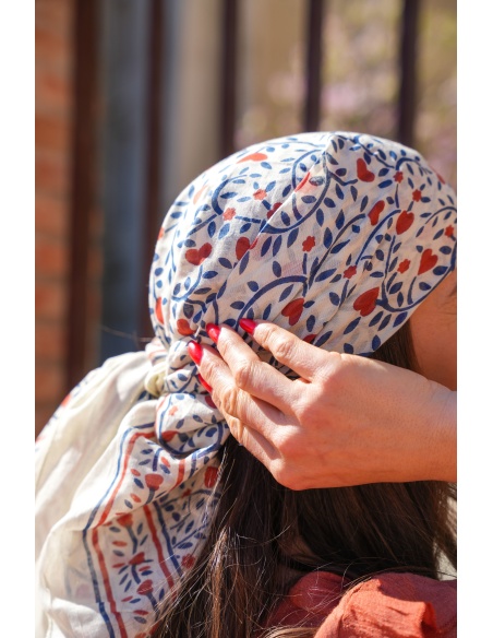 Grand Foulard Fleurs Marine TIA - Accessoire floral chic