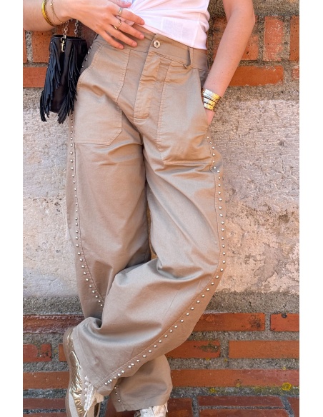Pantaloni con borchie KAROL color cammello