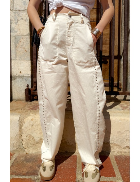 Pantalón KAROL Crudo Tachuelas