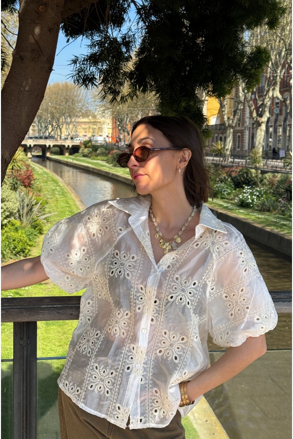 Weiße bestickte Bluse KENZY
