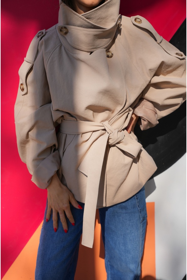 CHLOE Gabardina corta beige 2