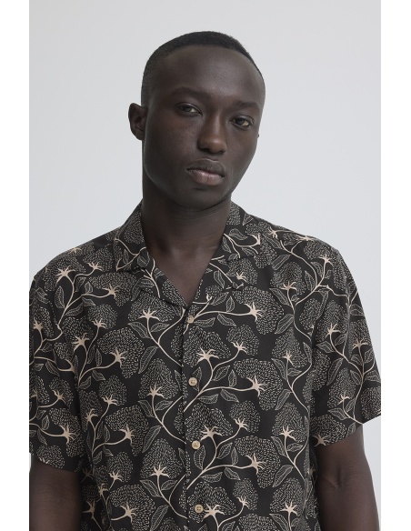 Camisa Flores Negra BHARIAN