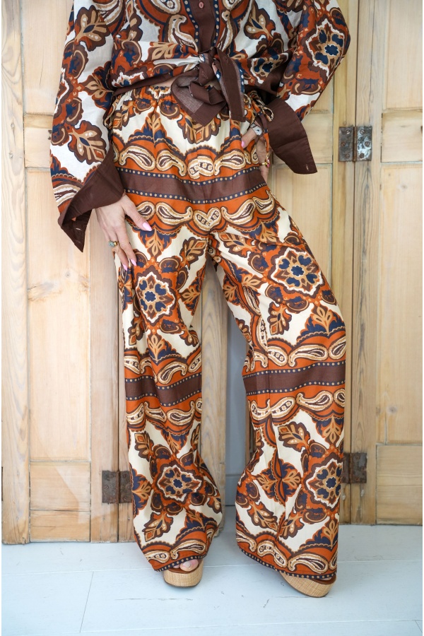 Brick Print Trousers KAYL - Elegant Style and Comfort 2