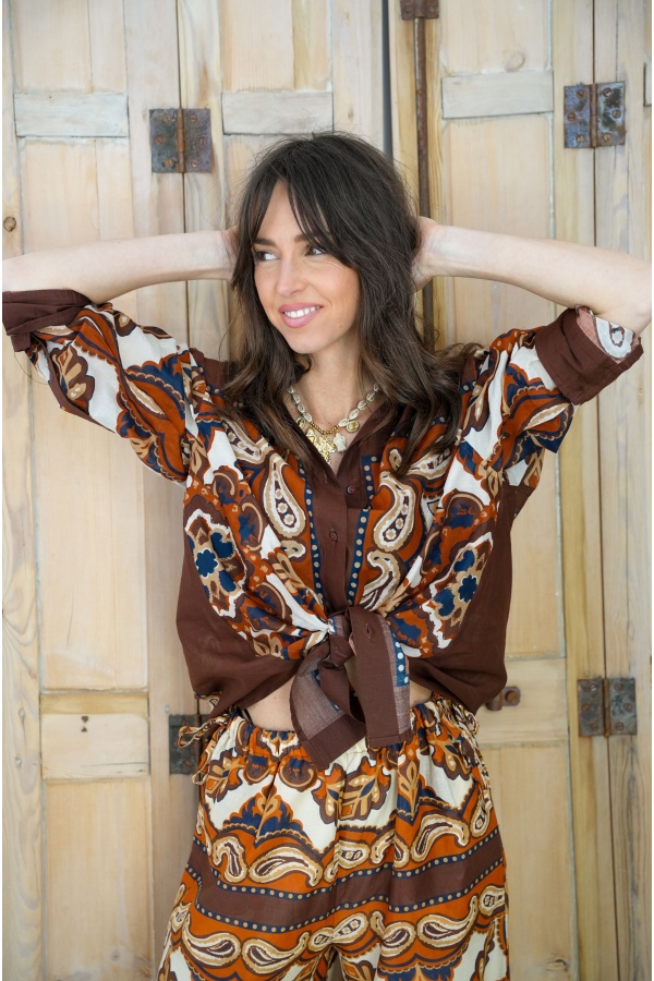 Elegante AZURA-Bluse mit Print – perfekt für zu Hause 2