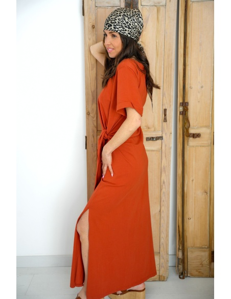 DIMI Rust Dress – Eleganz und Komfort zu Hause