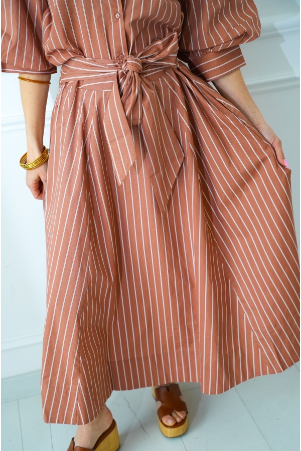 Falda Rayas Beige DORIA - Elegancia y Confort en Casa