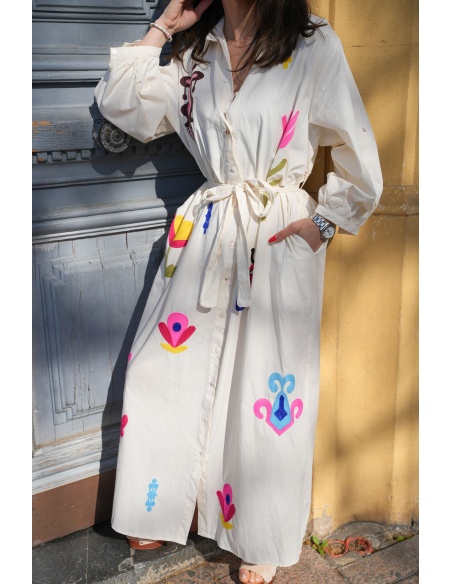 Vestido ELODIE con bordado de flores - Elegancia y Confort