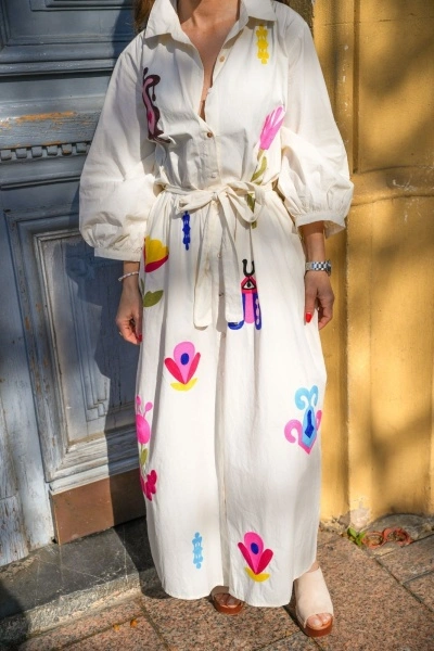 Robe Brodée Fleurs ELODIE - Élégance et Confort 2