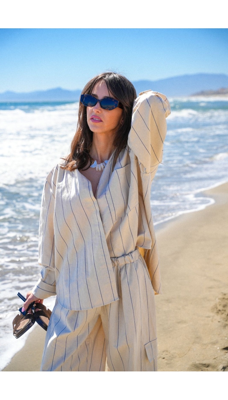 Johanna CELIA Blusa Rayas Crudo - Elegancia y Estilo