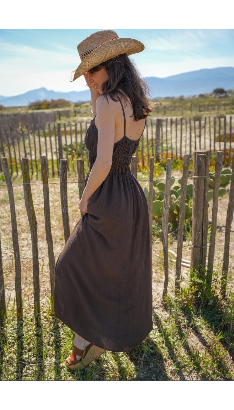 Braunes Tanktop-Kleid ADELE – Eleganz und Komfort zu Hause