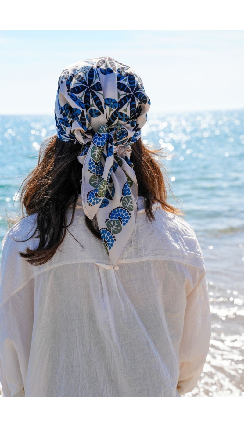 Foulard Carré Imprimé ZITA - Élégance et Style Chic