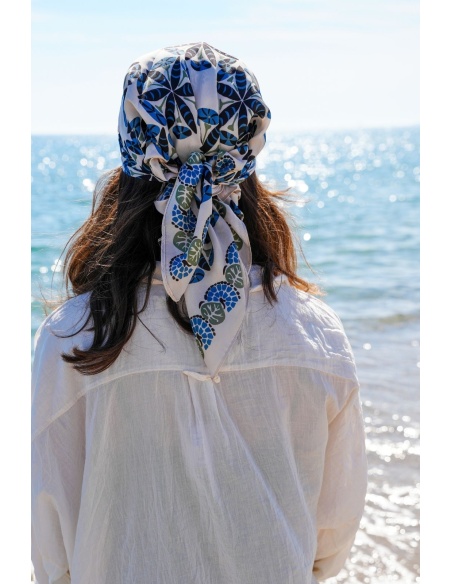 Foulard Carré Imprimé ZITA - Élégance et Style Chic