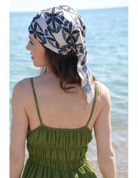 Foulard Carré Imprimé ZITA - Élégance et Style Chic