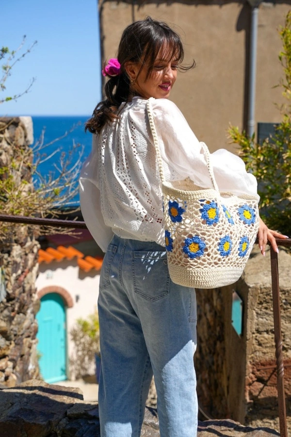 Chic Chemisier Brodé Blanc - Élégance et Style à la Maison