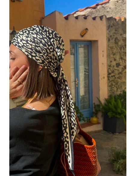 Foulard Léopard Noir JAVANA - Élégance et Style Chic