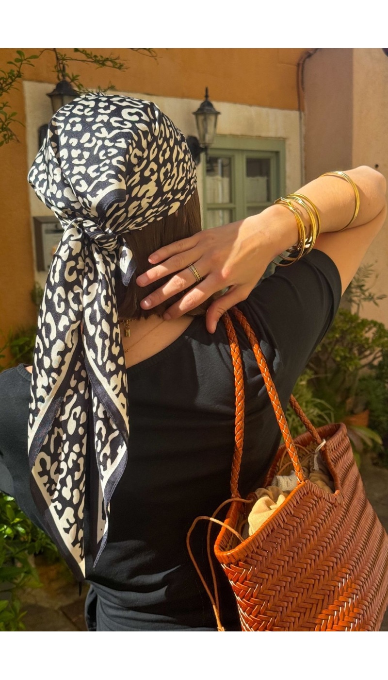Foulard Léopard Noir JAVANA - Élégance et Style Chic