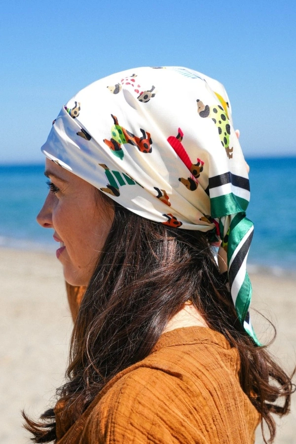 Foulard Chiens Vert CLAUDIA - Élégance pour votre compagnon 2
