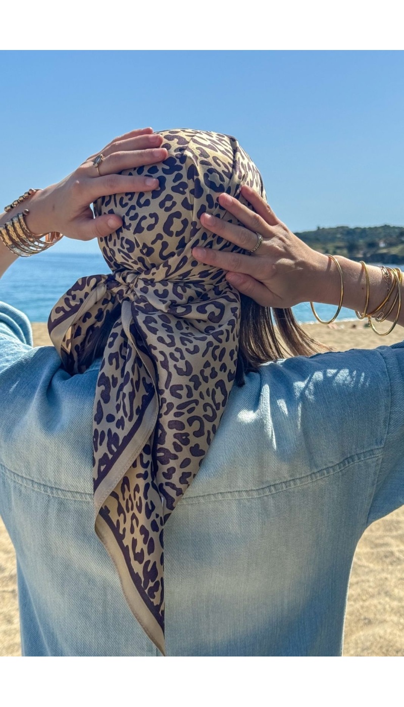 Foulard Léopard Beige JAVANA - Élégance et Style Chic