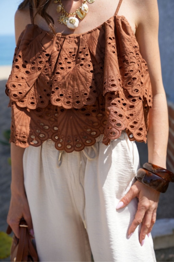 Haut Brodé Camel LISIA - Élégance et Confort à la Maison 2