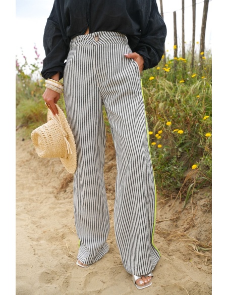 Calça listrada FARO Banditas – Estilo e conforto combinados