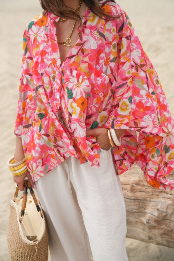 BLUSA A FIORI SALMONE: camicette floreali chic per te 2