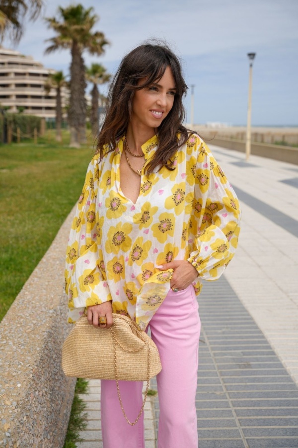 PANDORA Bluse mit gelben Blumen – Frühlingseleganz für Damen