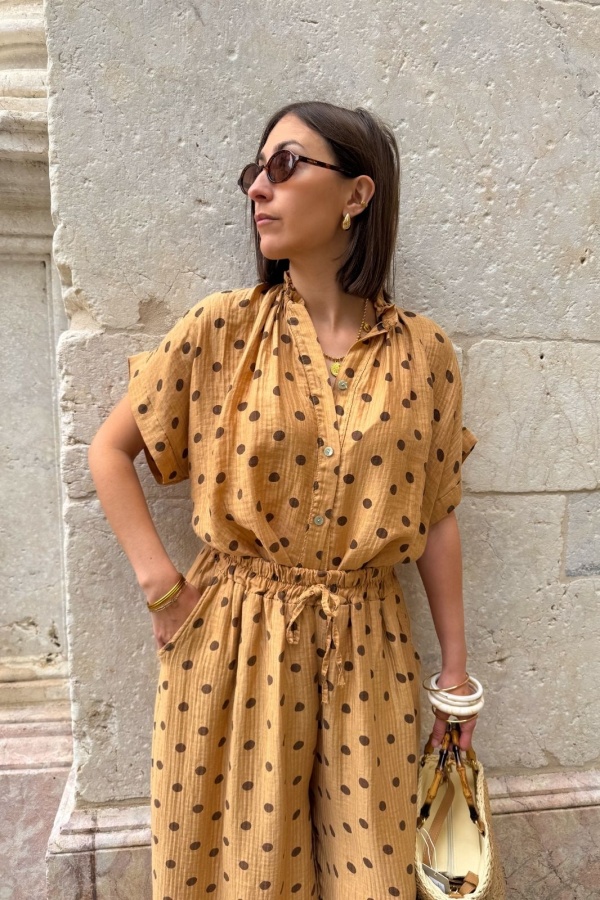 Kamelfarbene Polka-Dot-Bluse COLETTE