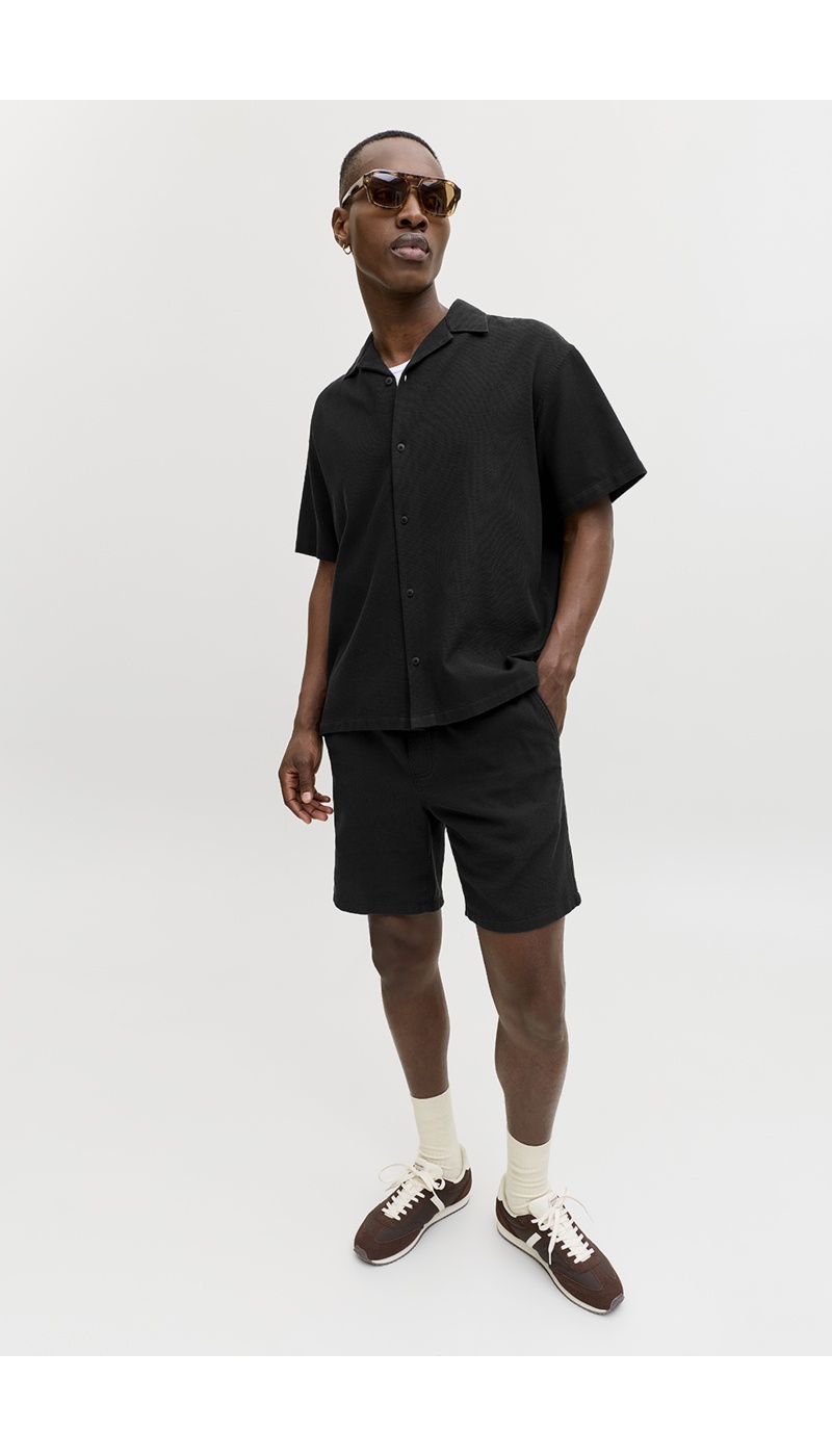 SHORTS  BLACK E26